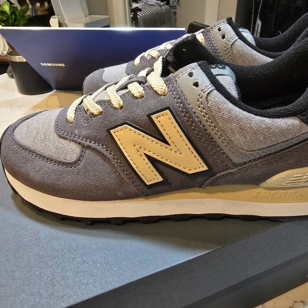 New Balance 574 Classics Womens Size 7 Style U574lgg Grey Beige NEW